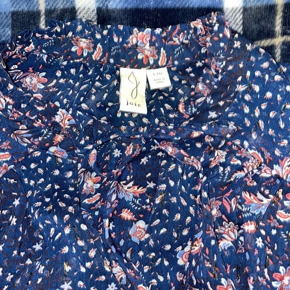 Women’s Blouse - Picture 2 of 2